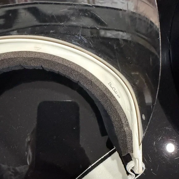 Christian Dior J’Adior Sun Visor – Authentic – Adjustable - Picture 5 of 7